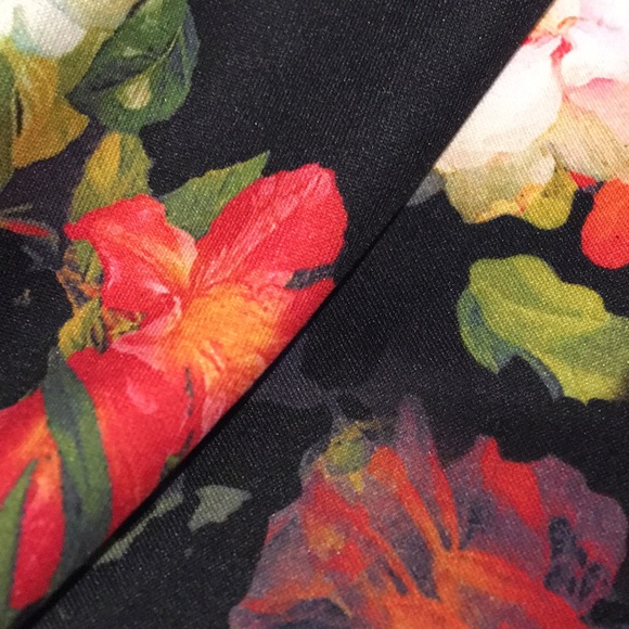 One shoulder Floral dress size small NWOT - Picture 11 of 11